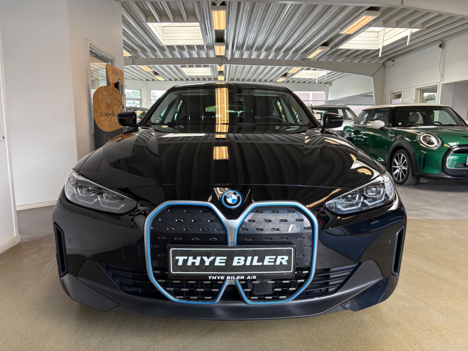 Sort BMW i4 fra 2024
