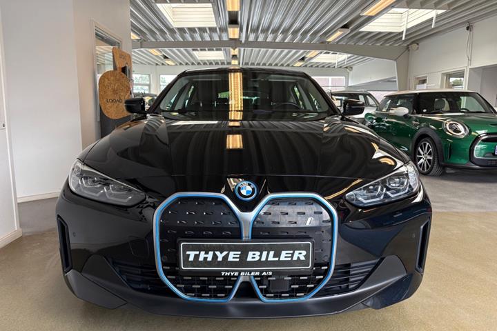Sort BMW i4 fra 2024