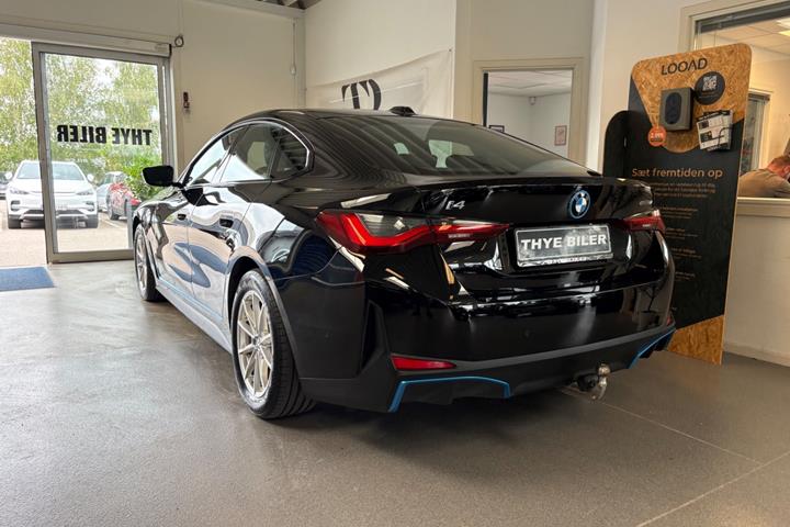 Sort BMW i4 fra 2024