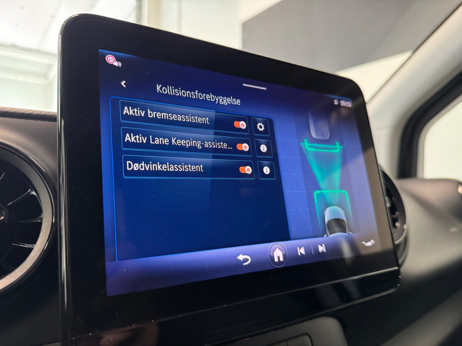 Hvid Mercedes eCitan fra 2025
