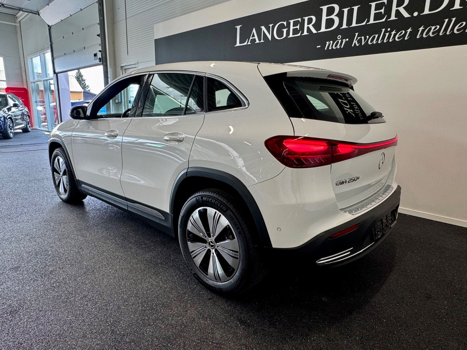 Hvid Mercedes EQA250+ fra 2026