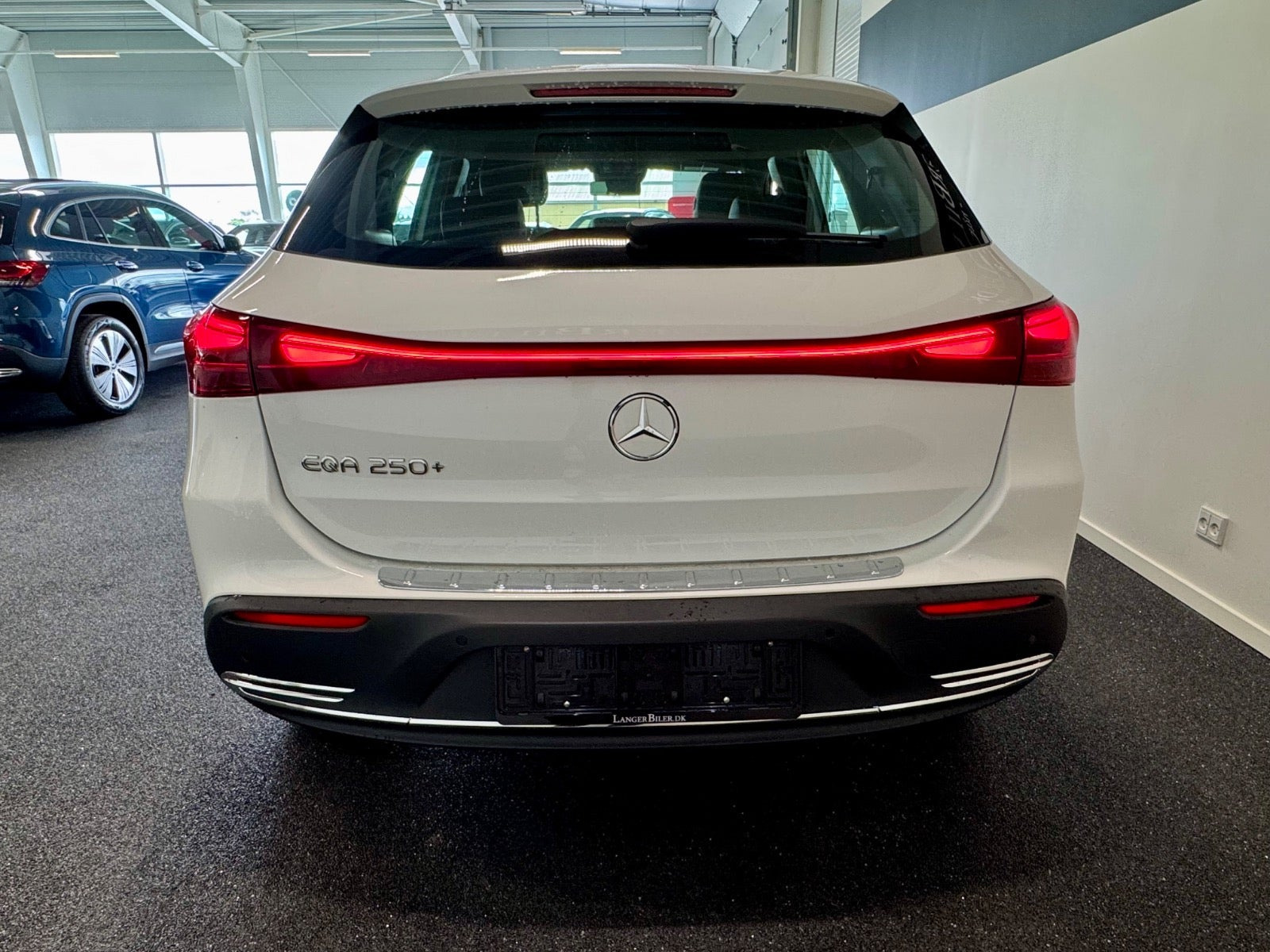 Hvid Mercedes EQA250+ fra 2026