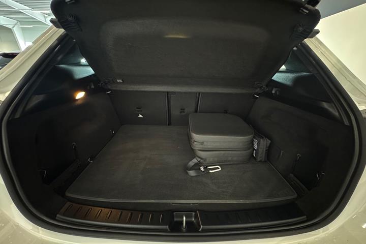 Hvid Mercedes EQA250+ fra 2026
