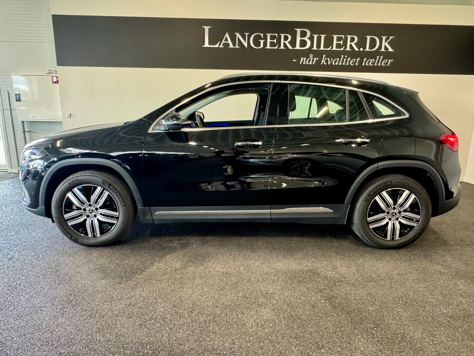 Sort Mercedes EQA250+ fra 2025