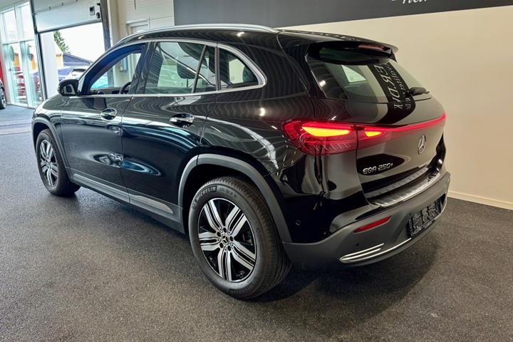 Sort Mercedes EQA250+ fra 2025