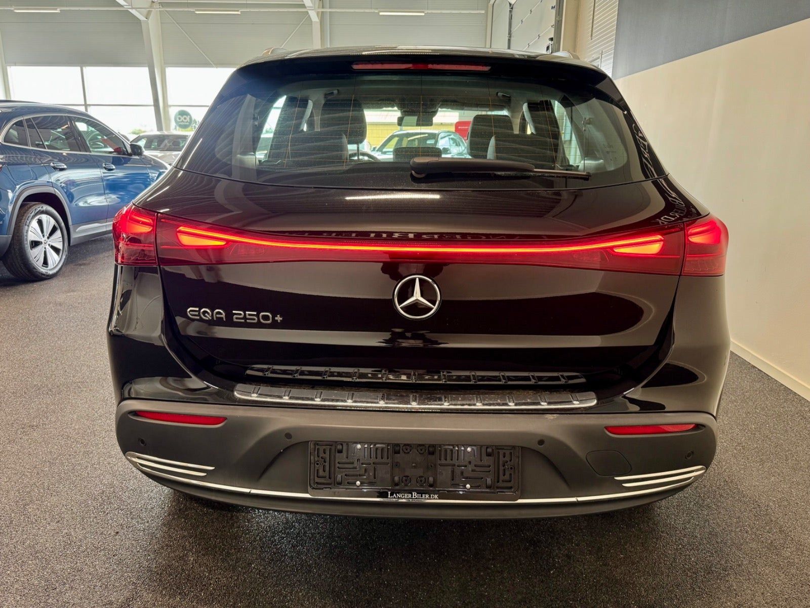 Sort Mercedes EQA250+ fra 2025