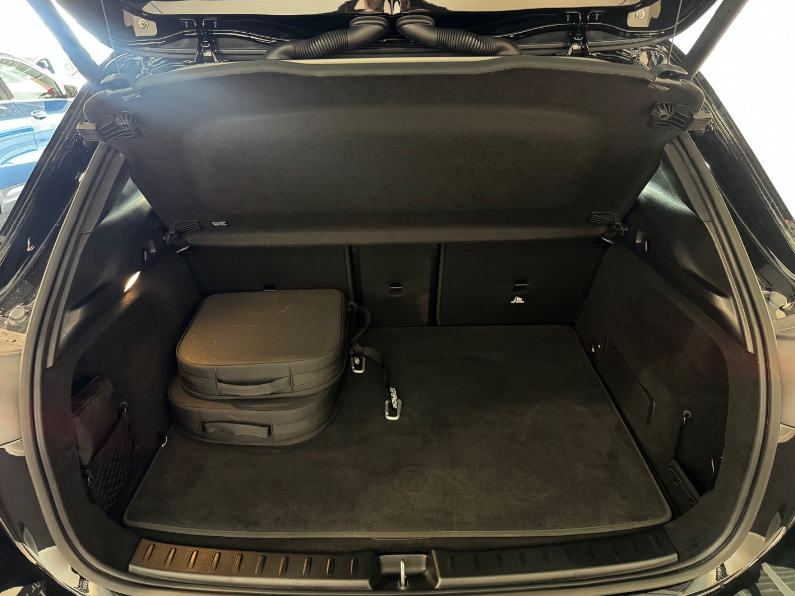 Sort Mercedes EQA250+ fra 2025