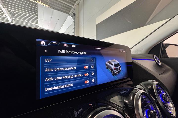 Sort Mercedes EQA250+ fra 2025