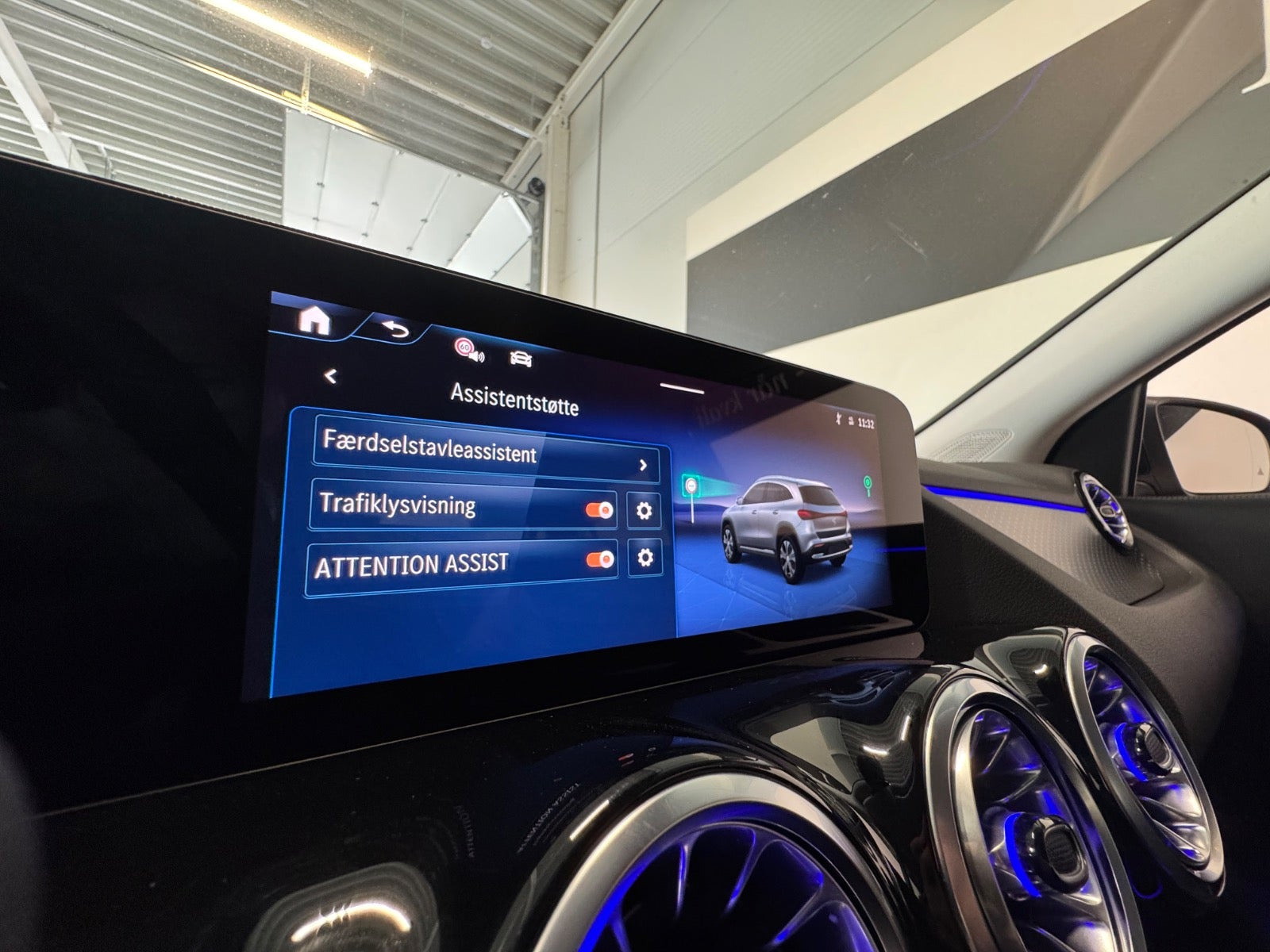 Sort Mercedes EQA250+ fra 2025