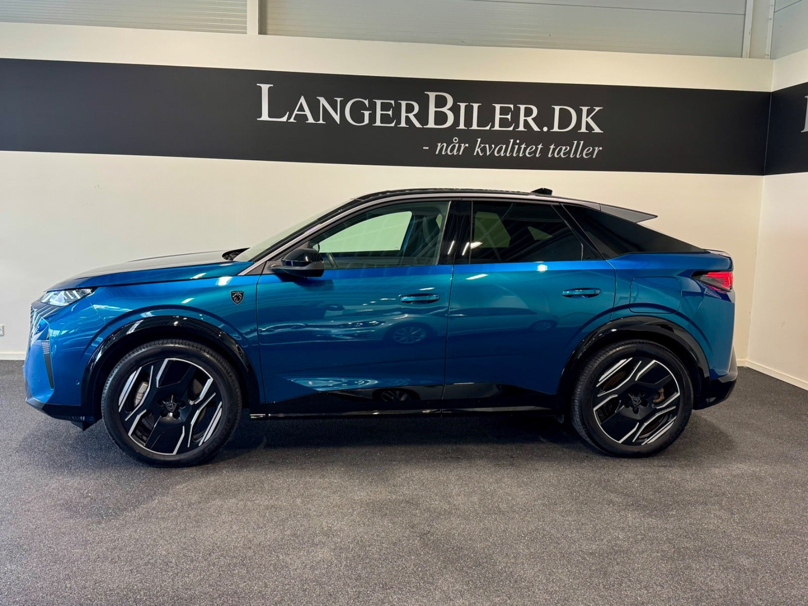 Grøn Peugeot e-3008 fra 2025