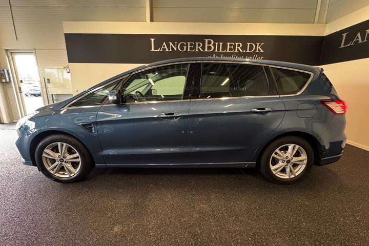 Blå Ford S-MAX fra 2019