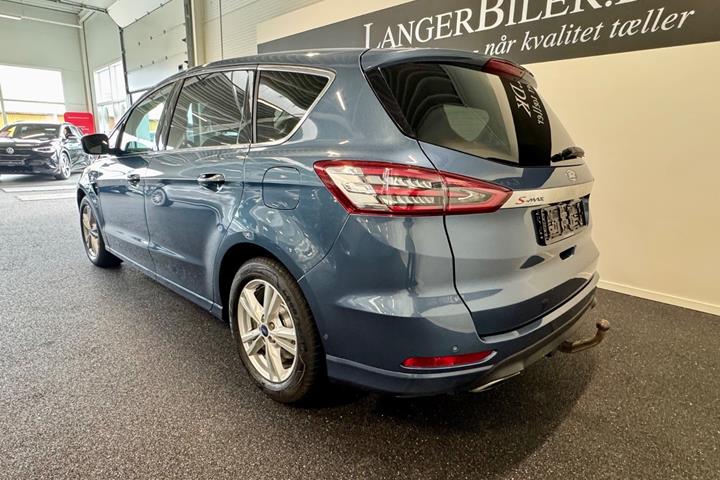 Blå Ford S-MAX fra 2019