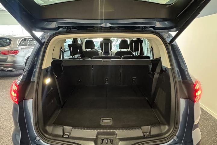 Blå Ford S-MAX fra 2019