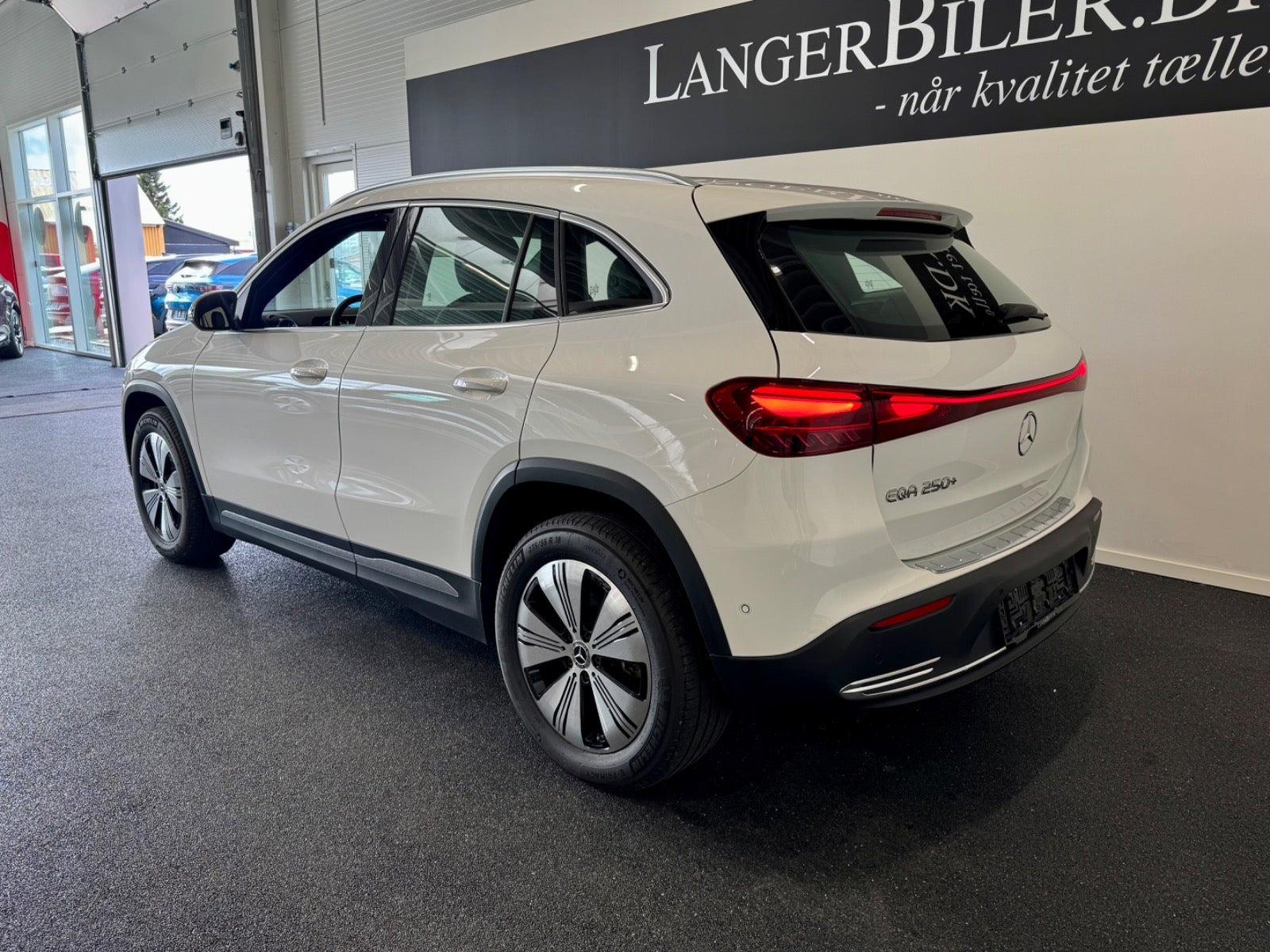 Hvid Mercedes EQA250+ fra 2026