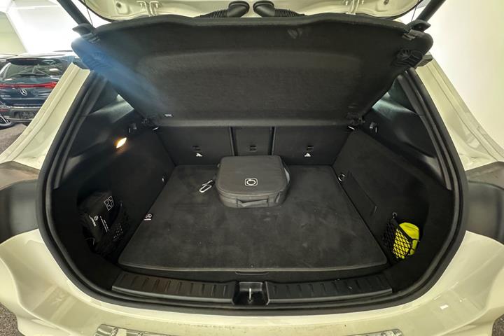 Hvid Mercedes EQA250+ fra 2026
