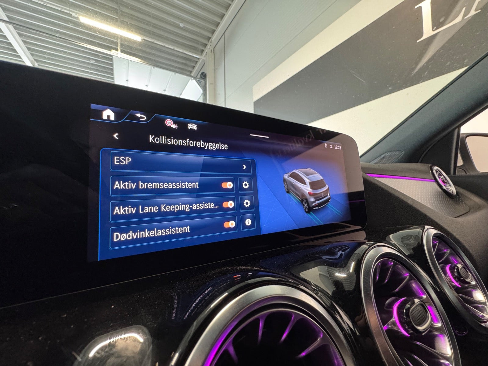 Hvid Mercedes EQA250+ fra 2026