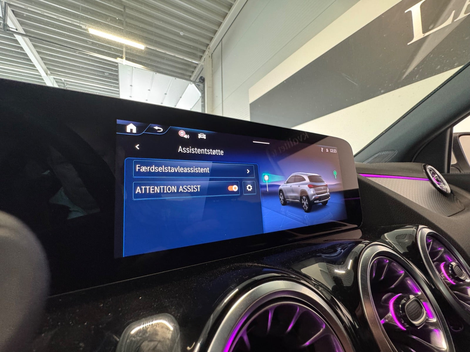 Hvid Mercedes EQA250+ fra 2026