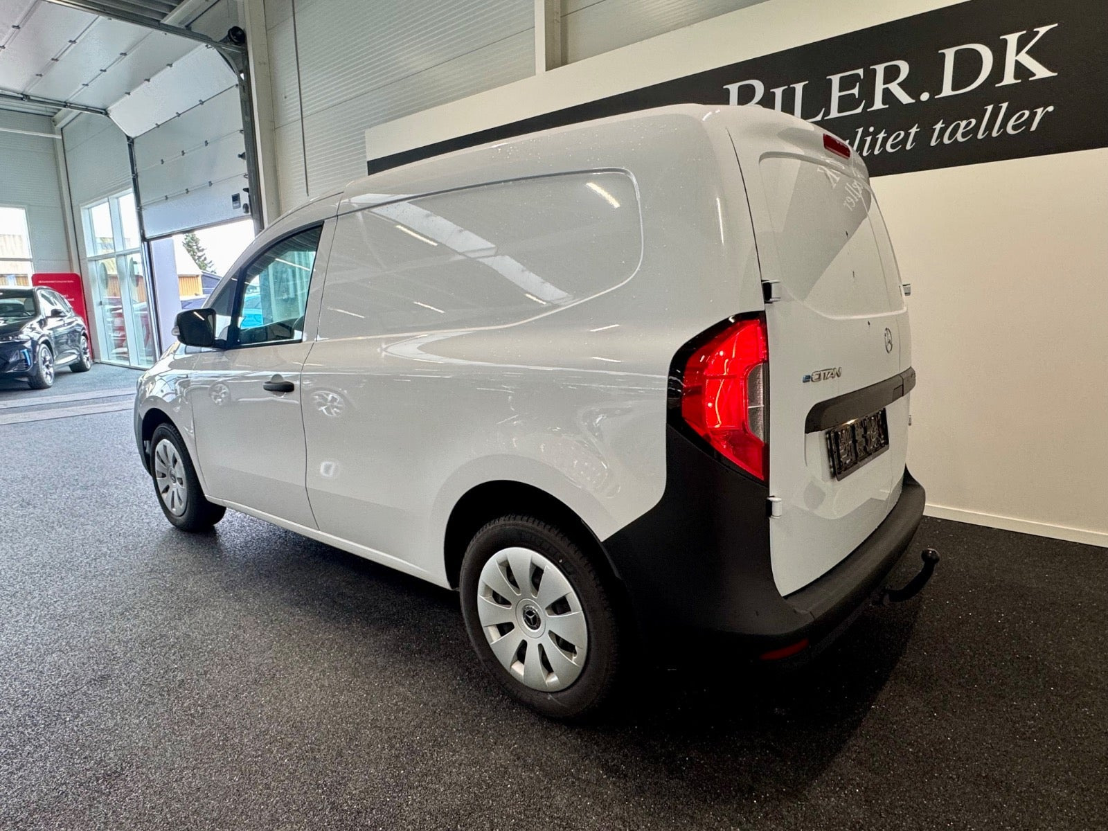 Hvid Mercedes eCitan fra 2024