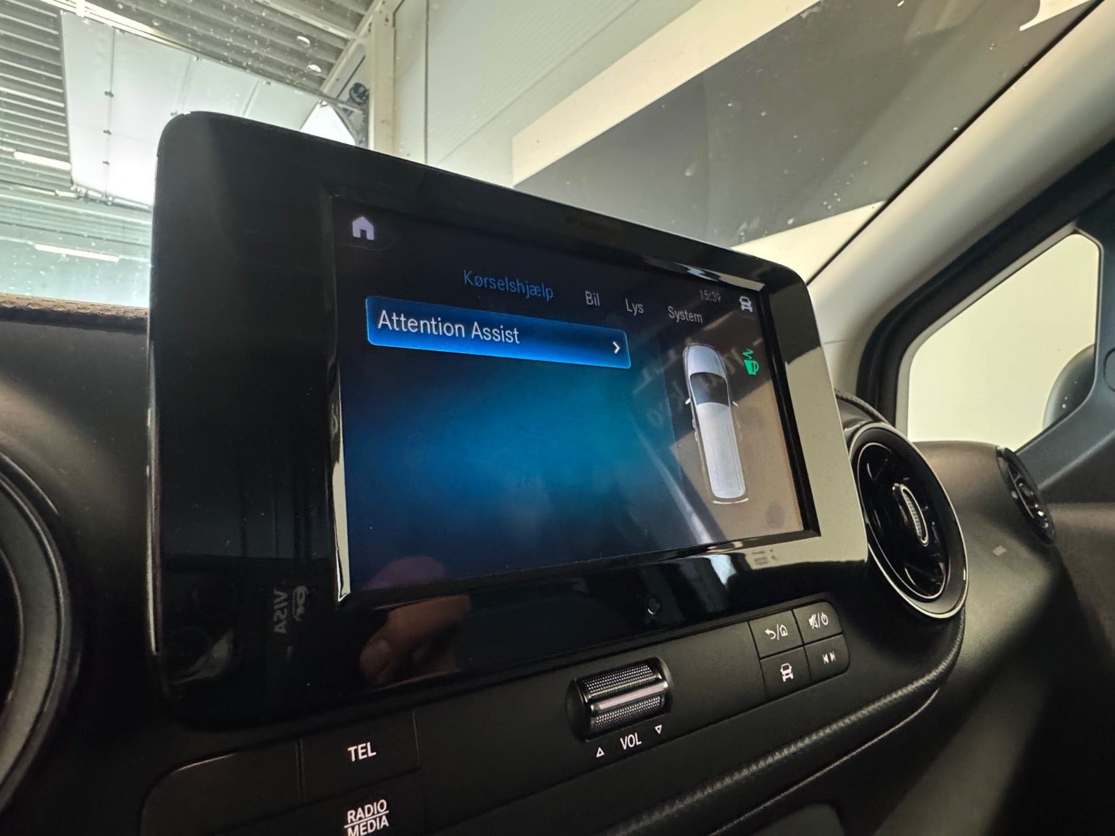Hvid Mercedes eCitan fra 2024