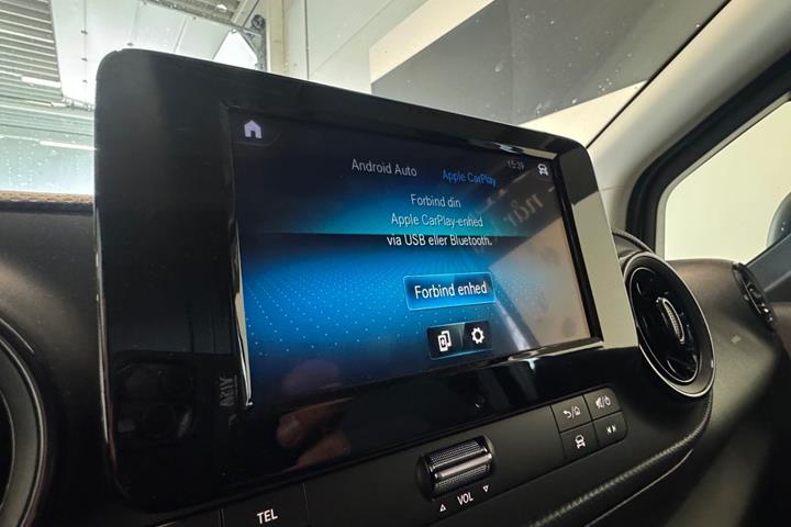 Hvid Mercedes eCitan fra 2024