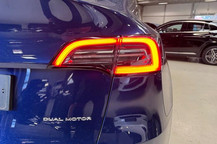 undefined Tesla Model Y fra 2023
