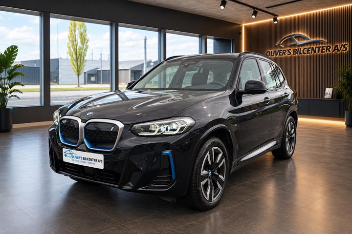 Sort BMW iX3 fra 2023