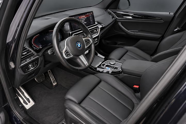 Sort BMW iX3 fra 2023