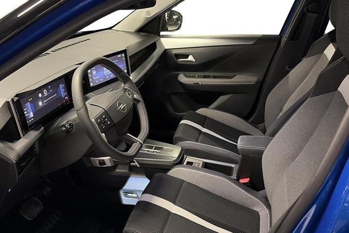 Blå Opel Frontera fra 2025