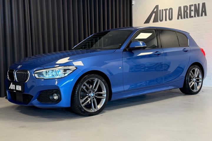 Blå BMW 118d fra 2019