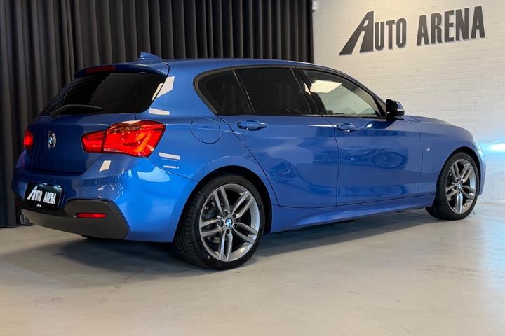 Blå BMW 118d fra 2019