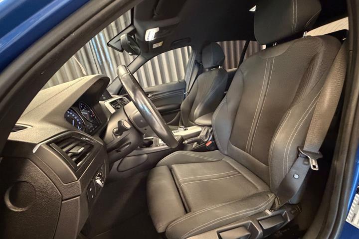 Blå BMW 118d fra 2019