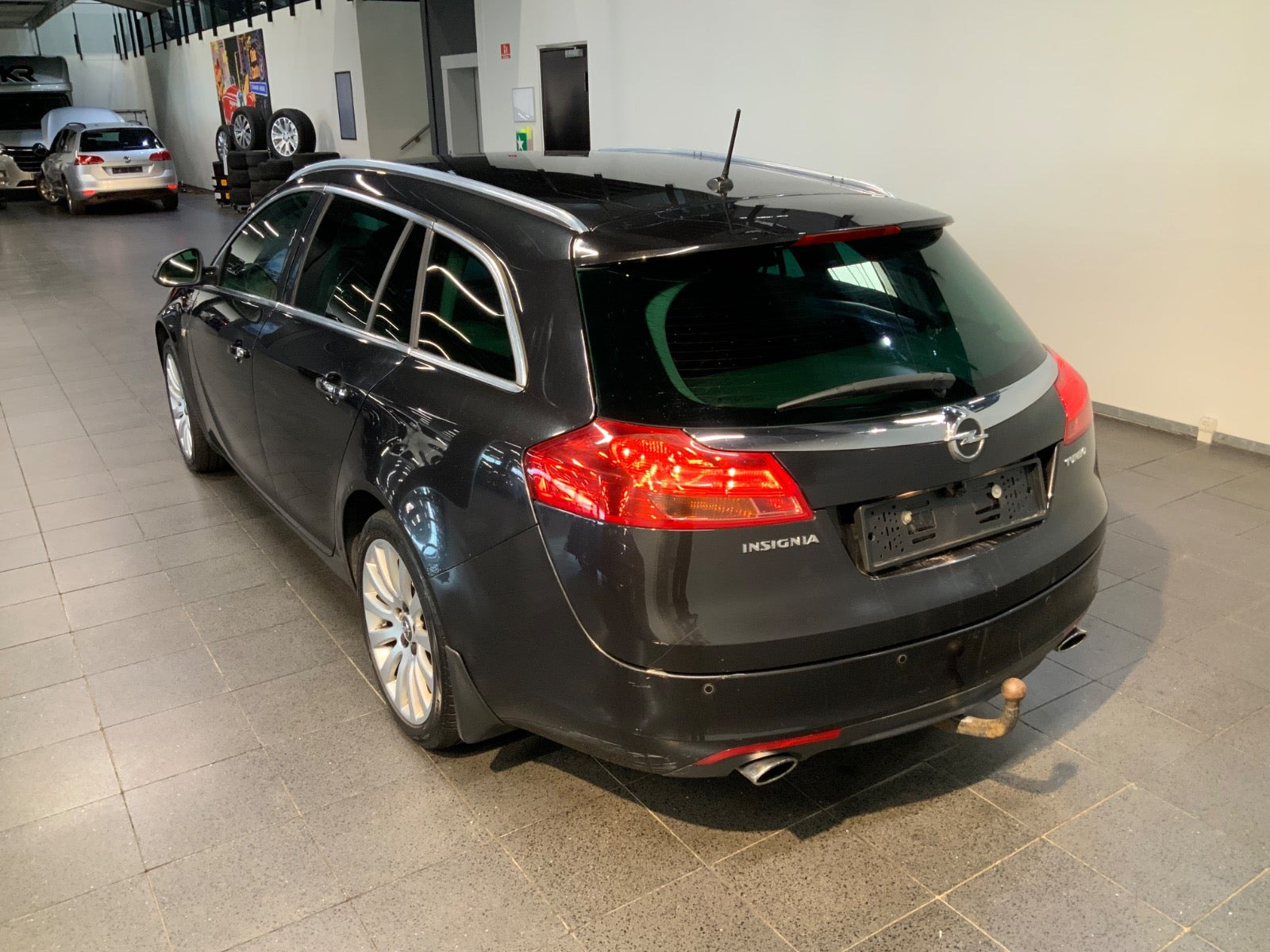 Sort Opel Insignia fra 2010