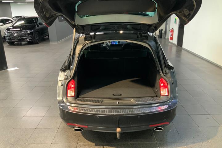Sort Opel Insignia fra 2010