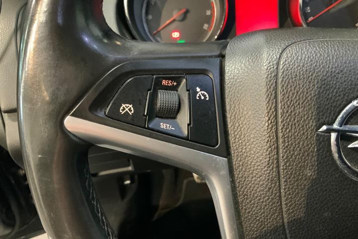 Sort Opel Insignia fra 2010