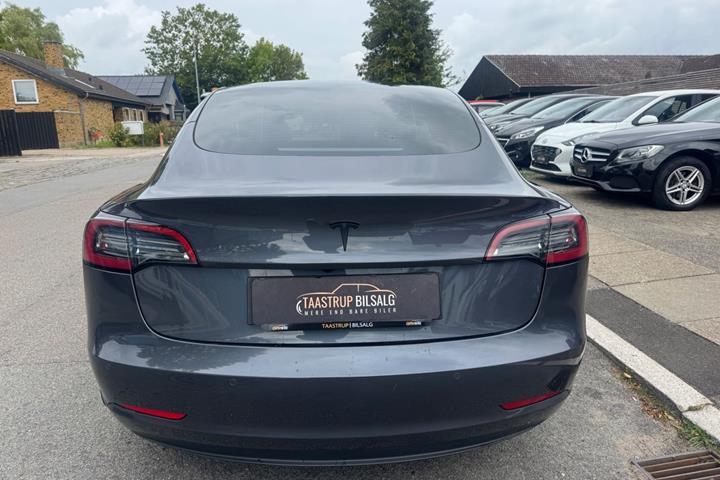undefined Tesla Model 3 fra 2022