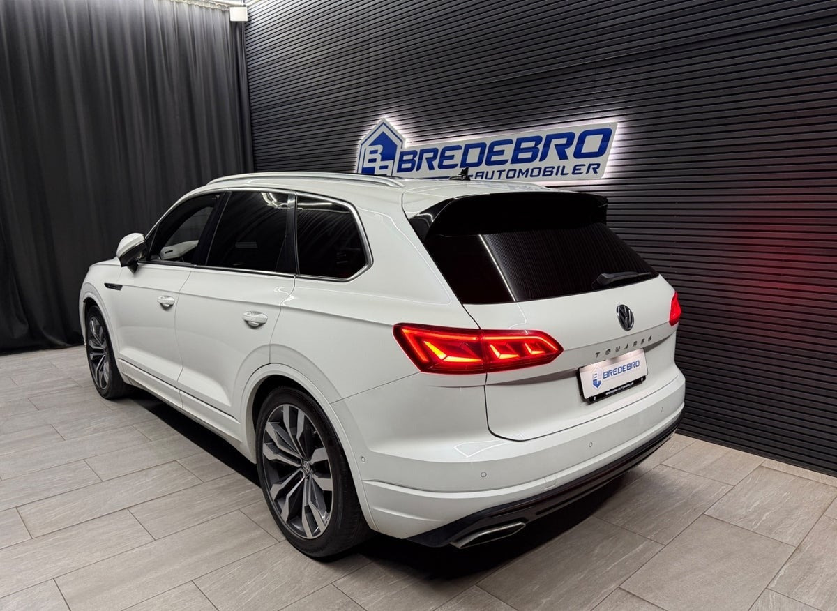 Hvid VW Touareg fra 2020