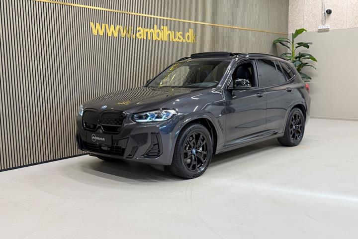 Grå BMW iX3 fra 2024
