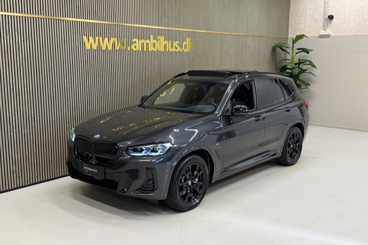 Grå BMW iX3 fra 2024