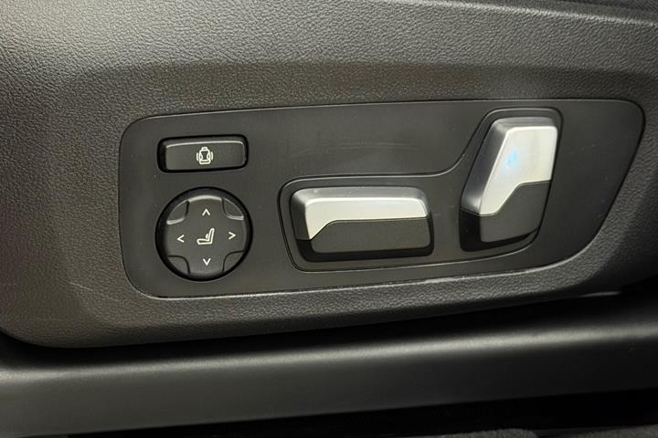 Grå BMW iX3 fra 2024