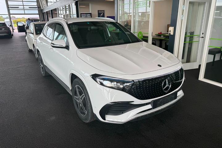 Hvid Mercedes EQA250+ fra 2024