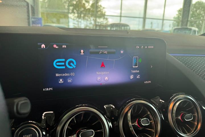 Hvid Mercedes EQA250+ fra 2024
