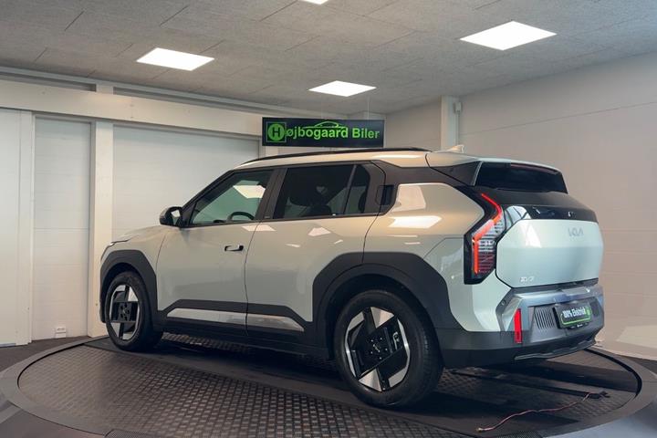 Sølv Kia EV3 fra 2025