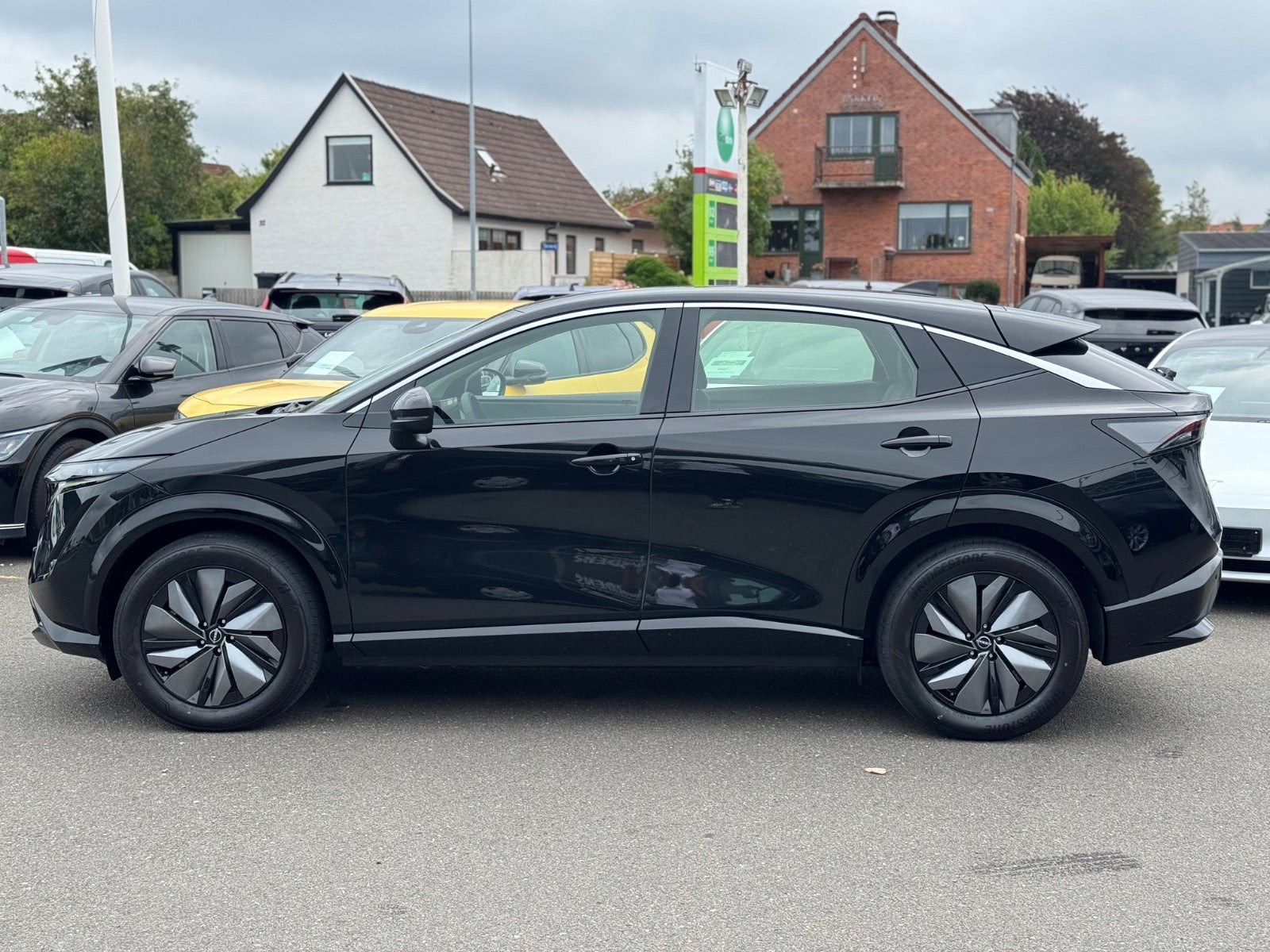 Sort Nissan Ariya fra 2026