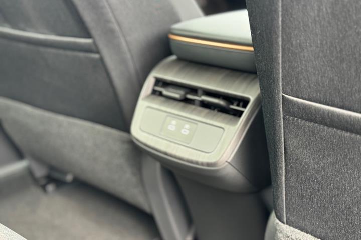 Sort Nissan Ariya fra 2026