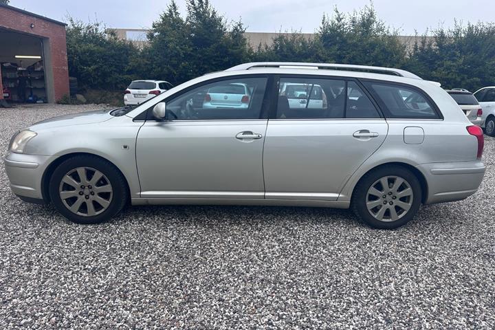 undefined Toyota Avensis fra 2006
