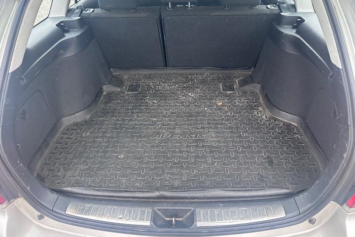 undefined Toyota Avensis fra 2006