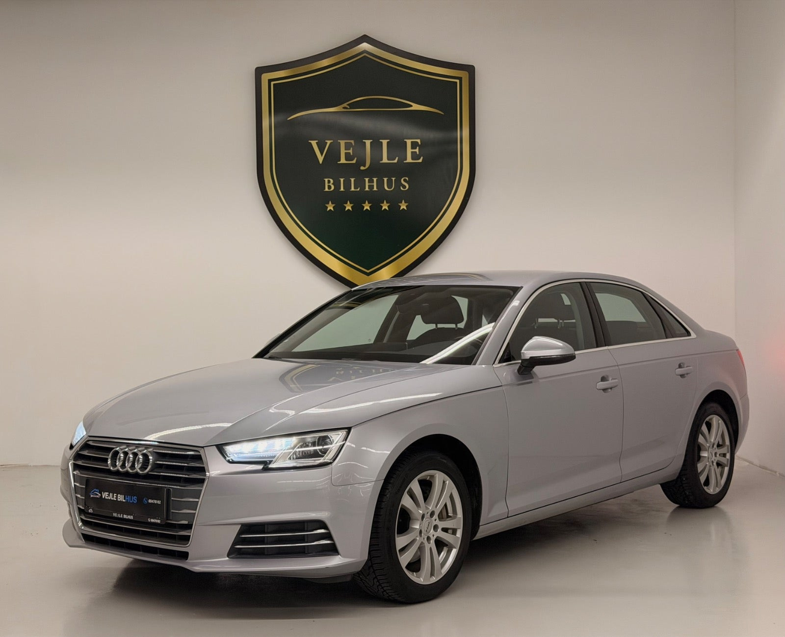 Sølv Audi A4 fra 2017