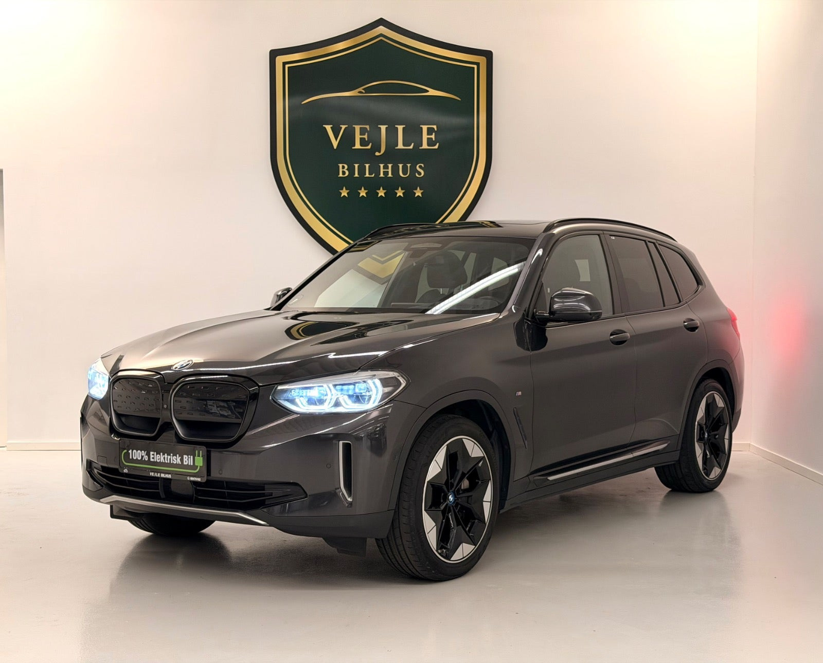 Gul BMW iX3 fra 2021