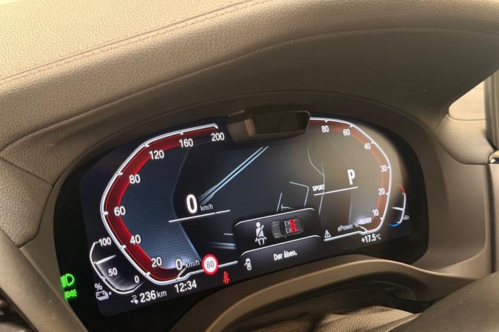 Gul BMW iX3 fra 2021