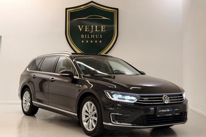 Grøn VW Passat fra 2018